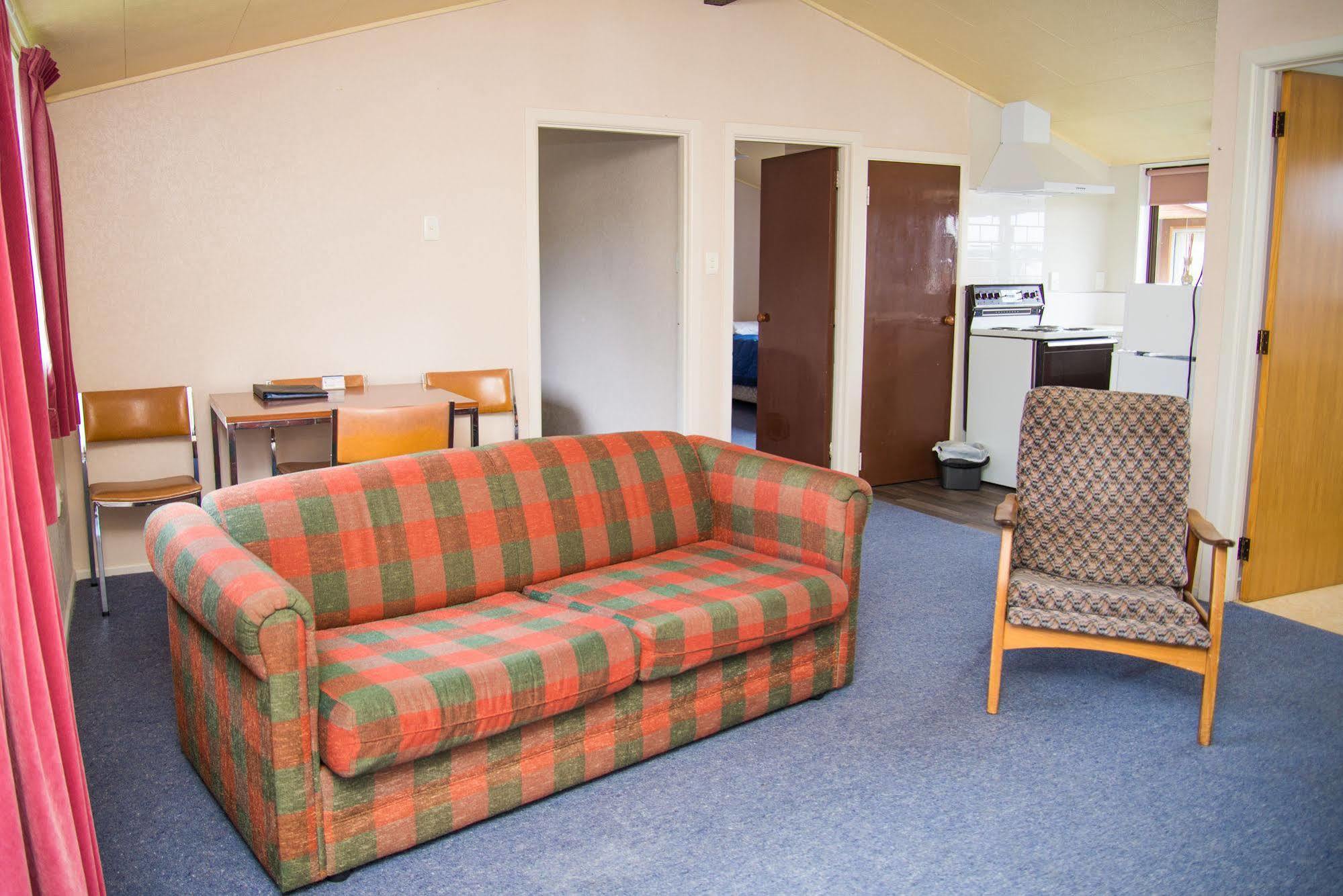 Alpenhorn Motel Те-Анау Экстерьер фото
